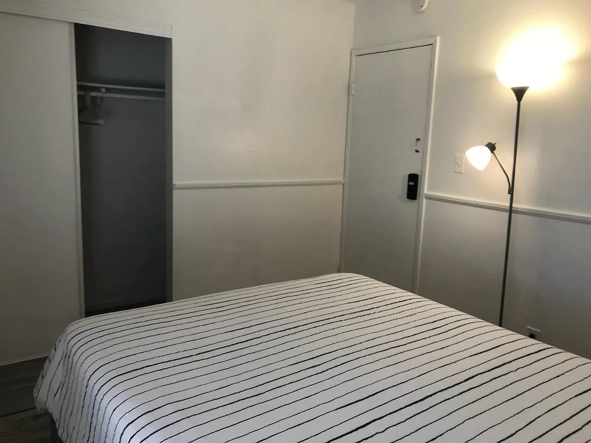 Casa de Férias Super Comfortable And Beautiful 3 Bedrooms, 2 Baths House Renting Las Vegas