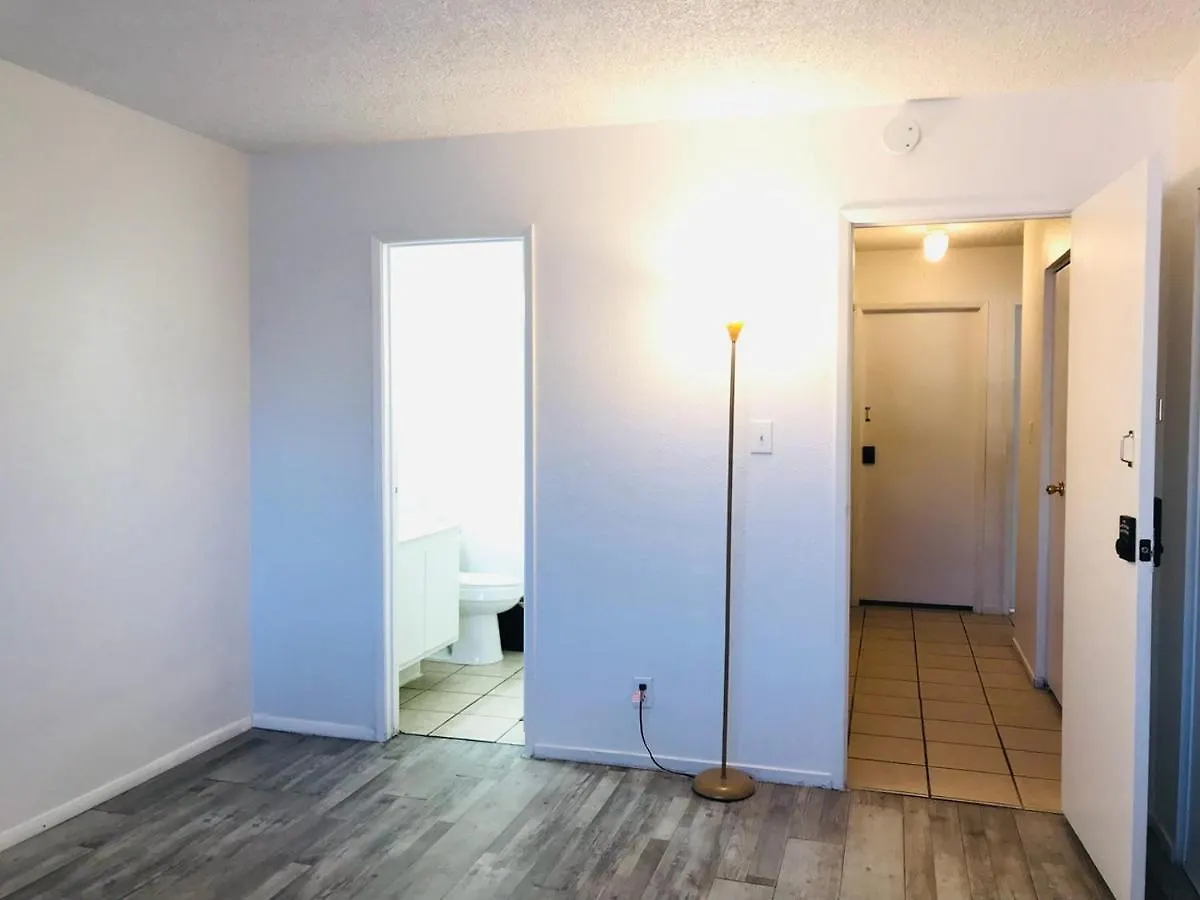 Super Comfortable And Beautiful 3 Bedrooms, 2 Baths House Renting Las Vegas Casa de Férias