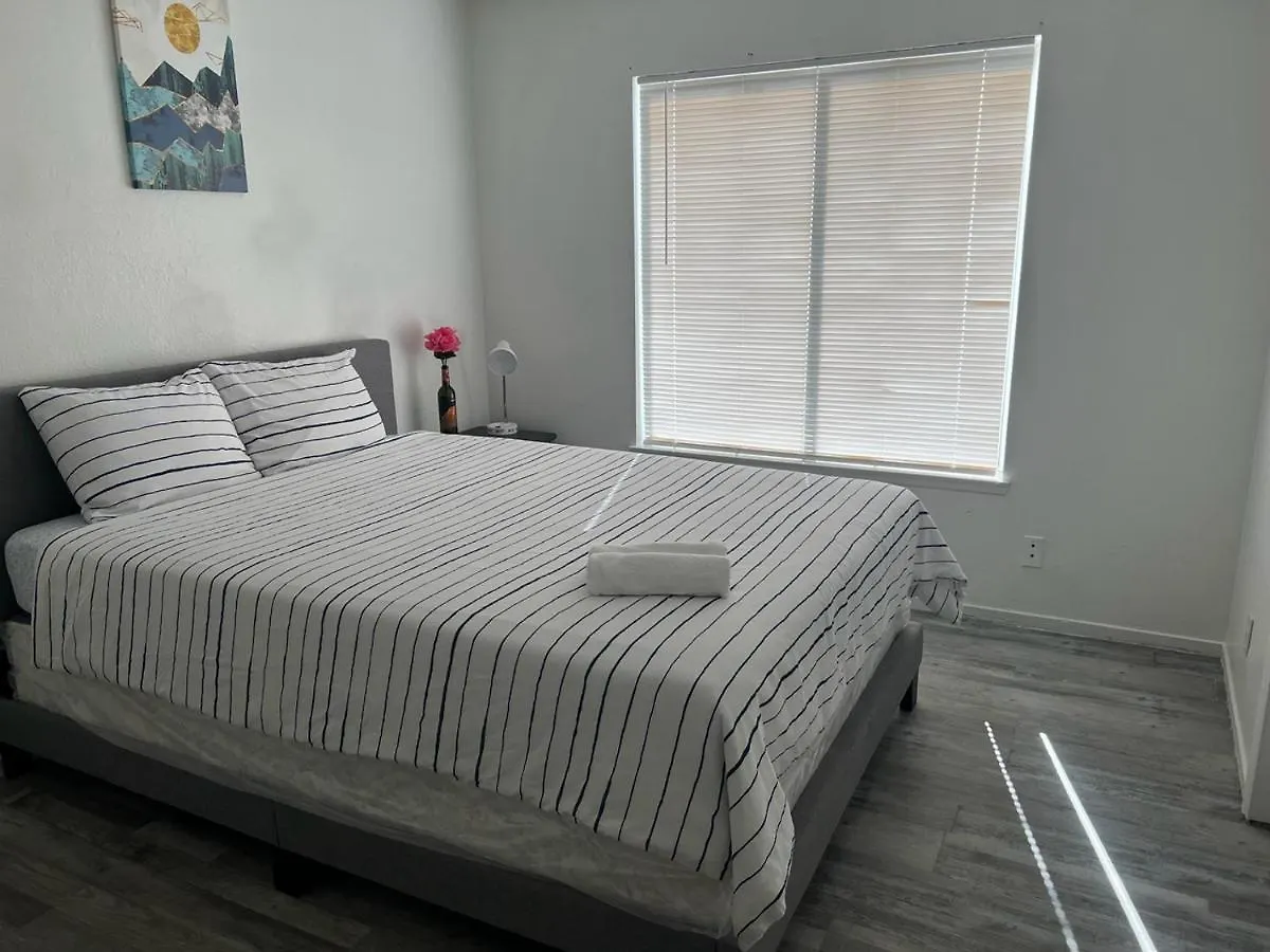 Super Comfortable And Beautiful 3 Bedrooms, 2 Baths House Renting Las Vegas Estados Unidos da América