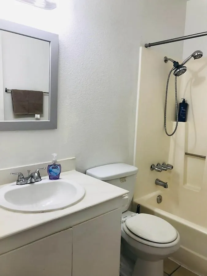 Super Comfortable And Beautiful 3 Bedrooms, 2 Baths House Renting Las Vegas 0*,