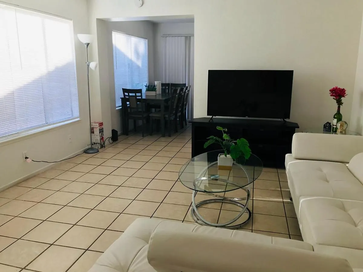 Casa de Férias Super Comfortable And Beautiful 3 Bedrooms, 2 Baths House Renting Las Vegas