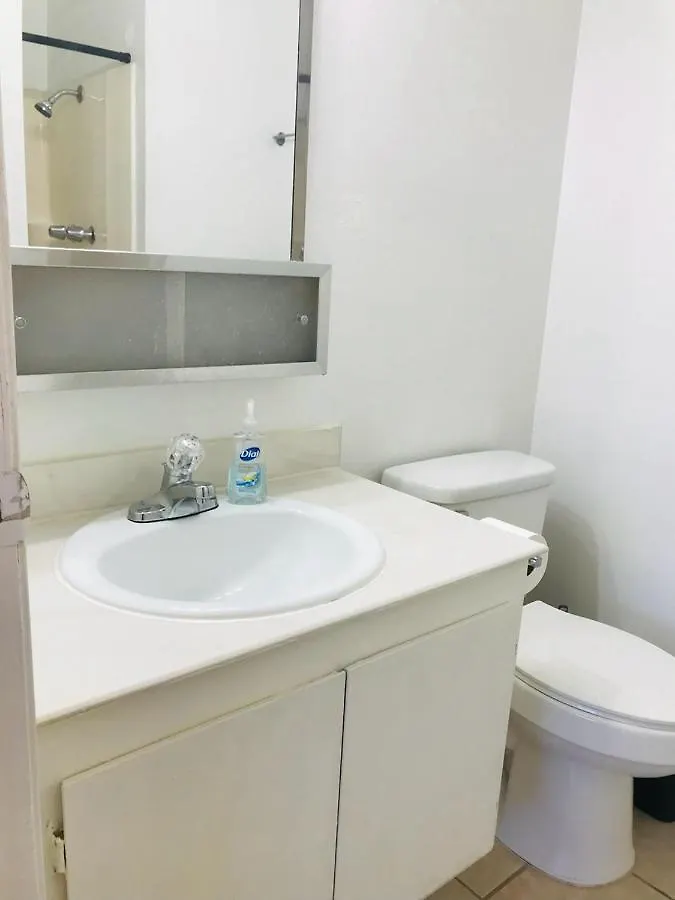 Casa de Férias Super Comfortable And Beautiful 3 Bedrooms, 2 Baths House Renting Las Vegas