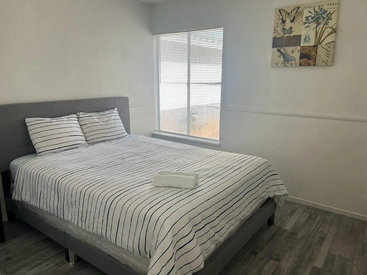Super Comfortable And Beautiful 3 Bedrooms, 2 Baths House Renting Las Vegas Estados Unidos da América