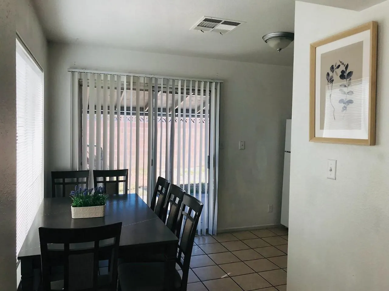 Super Comfortable And Beautiful 3 Bedrooms, 2 Baths House Renting Las Vegas