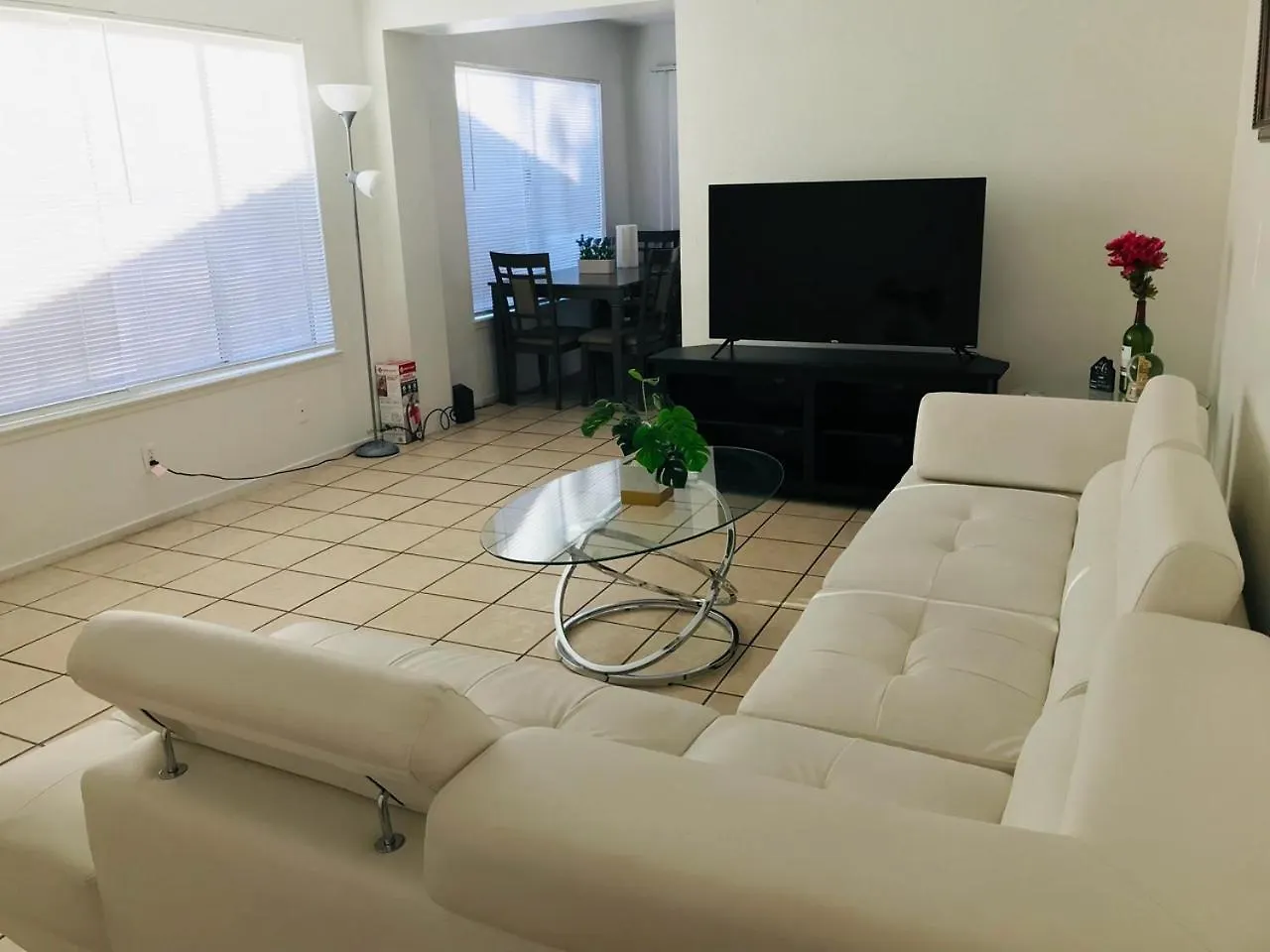 Super Comfortable And Beautiful 3 Bedrooms, 2 Baths House Renting Las Vegas