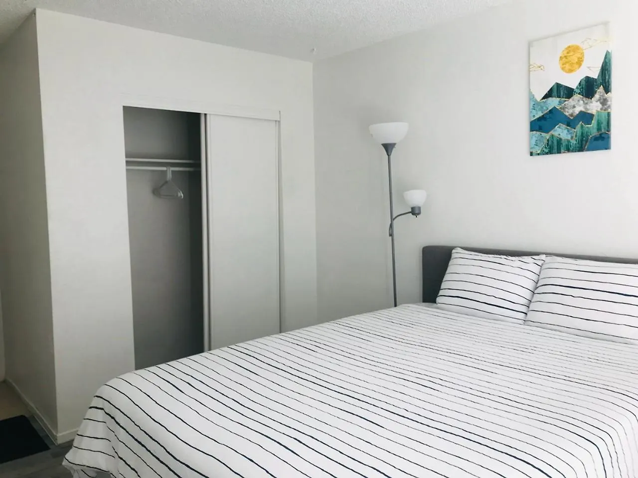 Super Comfortable And Beautiful 3 Bedrooms, 2 Baths House Renting Las Vegas